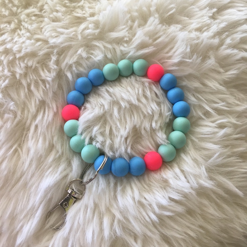 Silicone wristlet